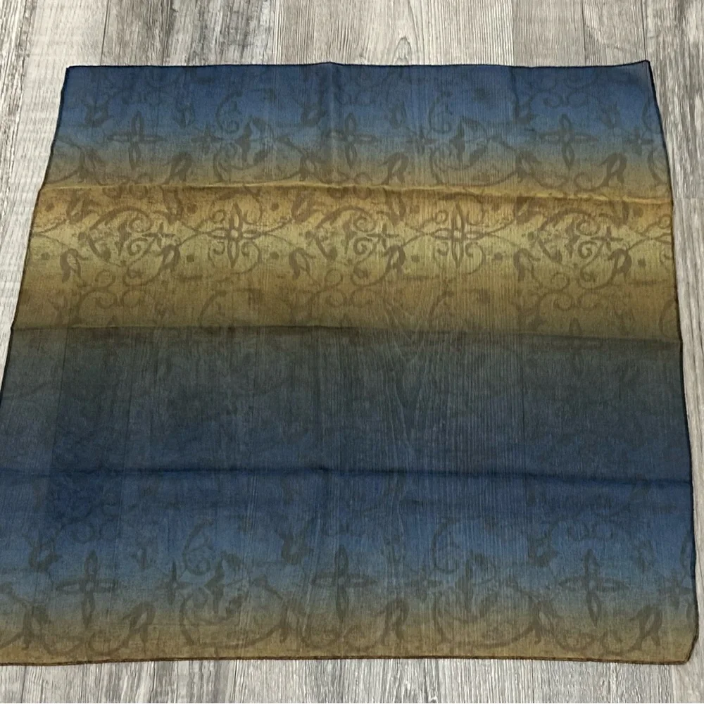 Patterned Handkerchief - Picture 2 of 3